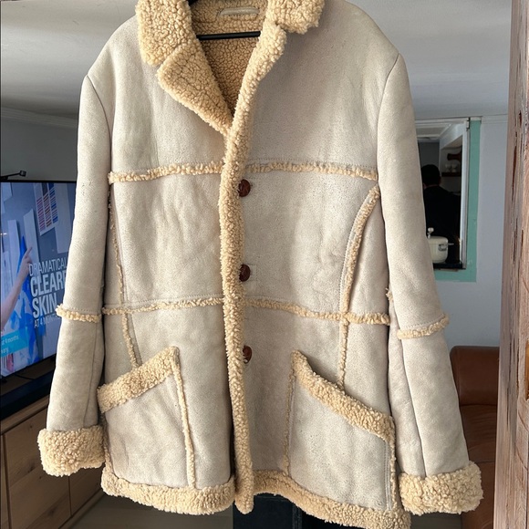 Vintage shearling coat jacket size 44 / fits medium to xl. Firm - Picture 6 of 8